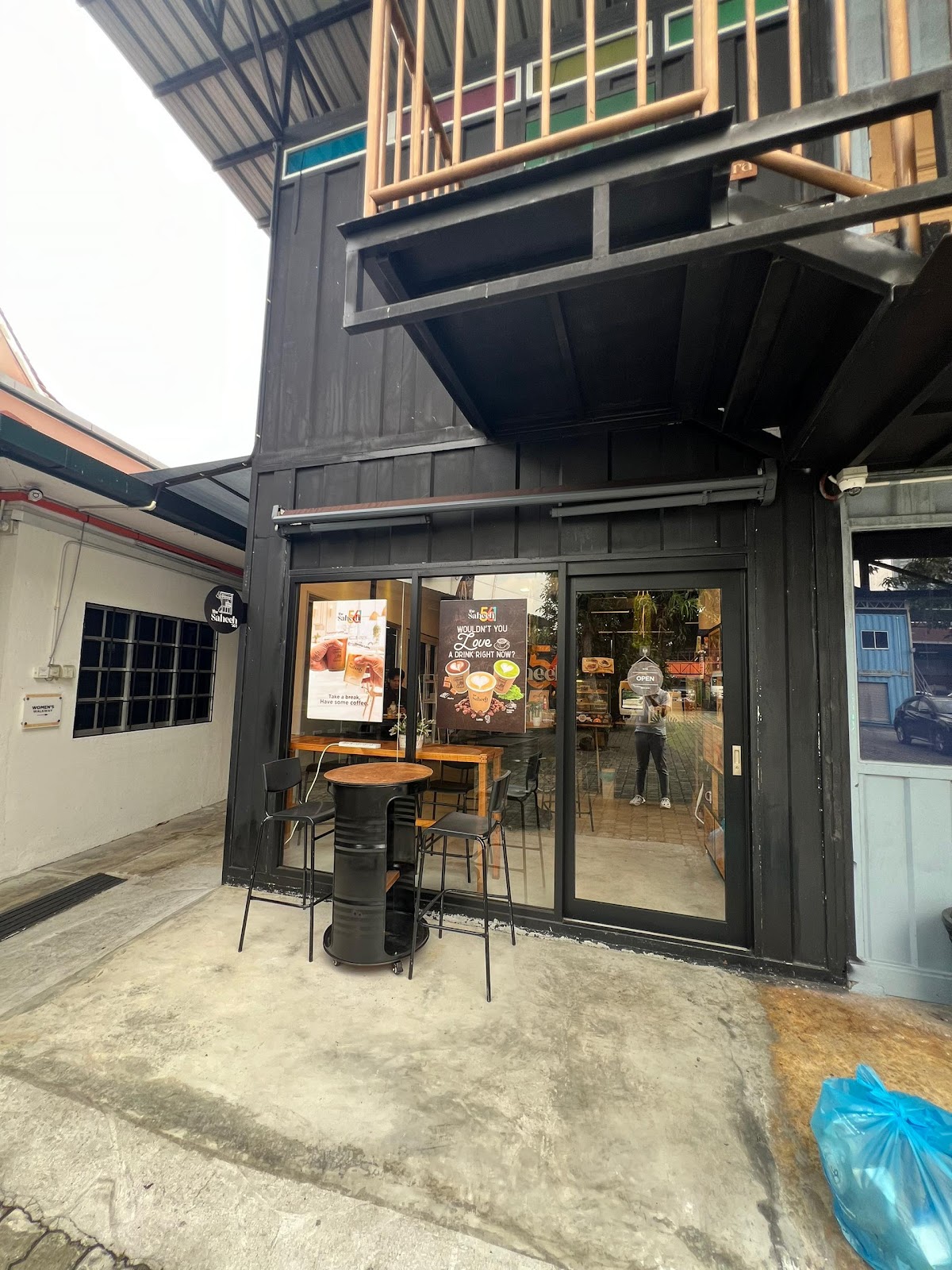 561. cafe - Image 1
