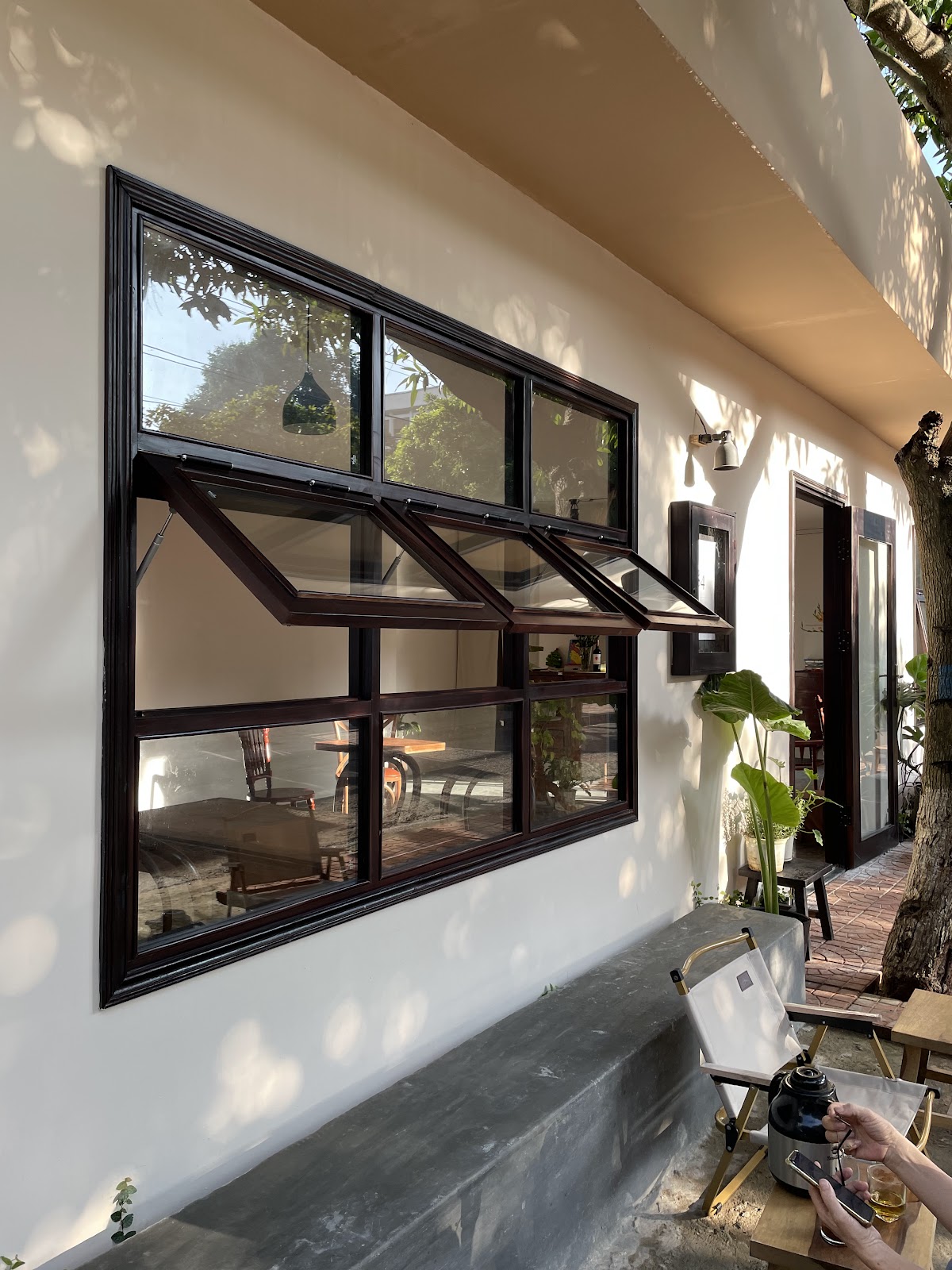 84 Coffee Shop - Image 1