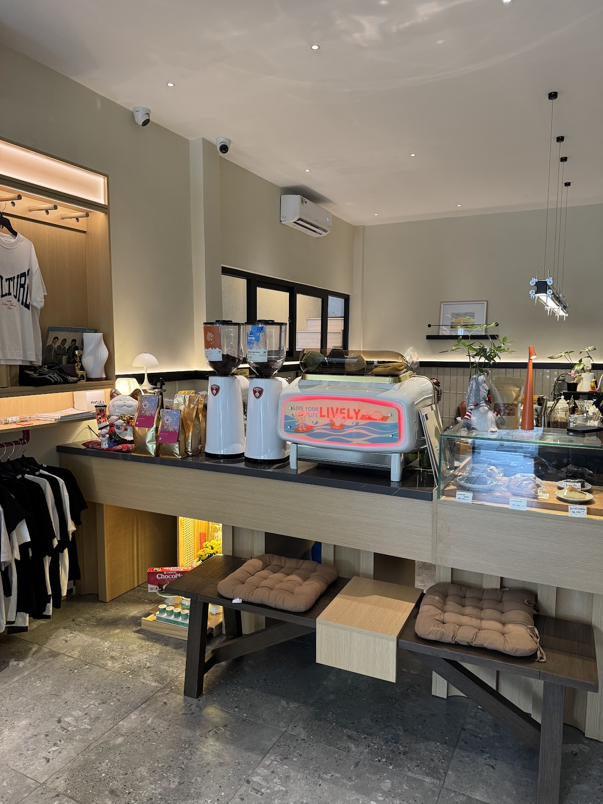 Trốn Nha Trang - Cafe & Home - Image 1