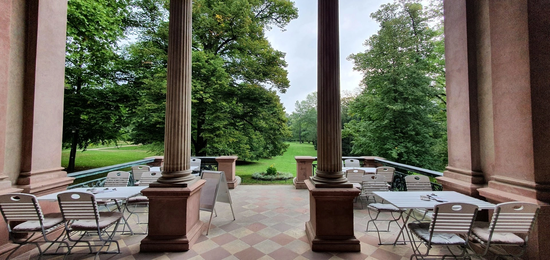 Cafe Schloss Biesdorf - Image 1