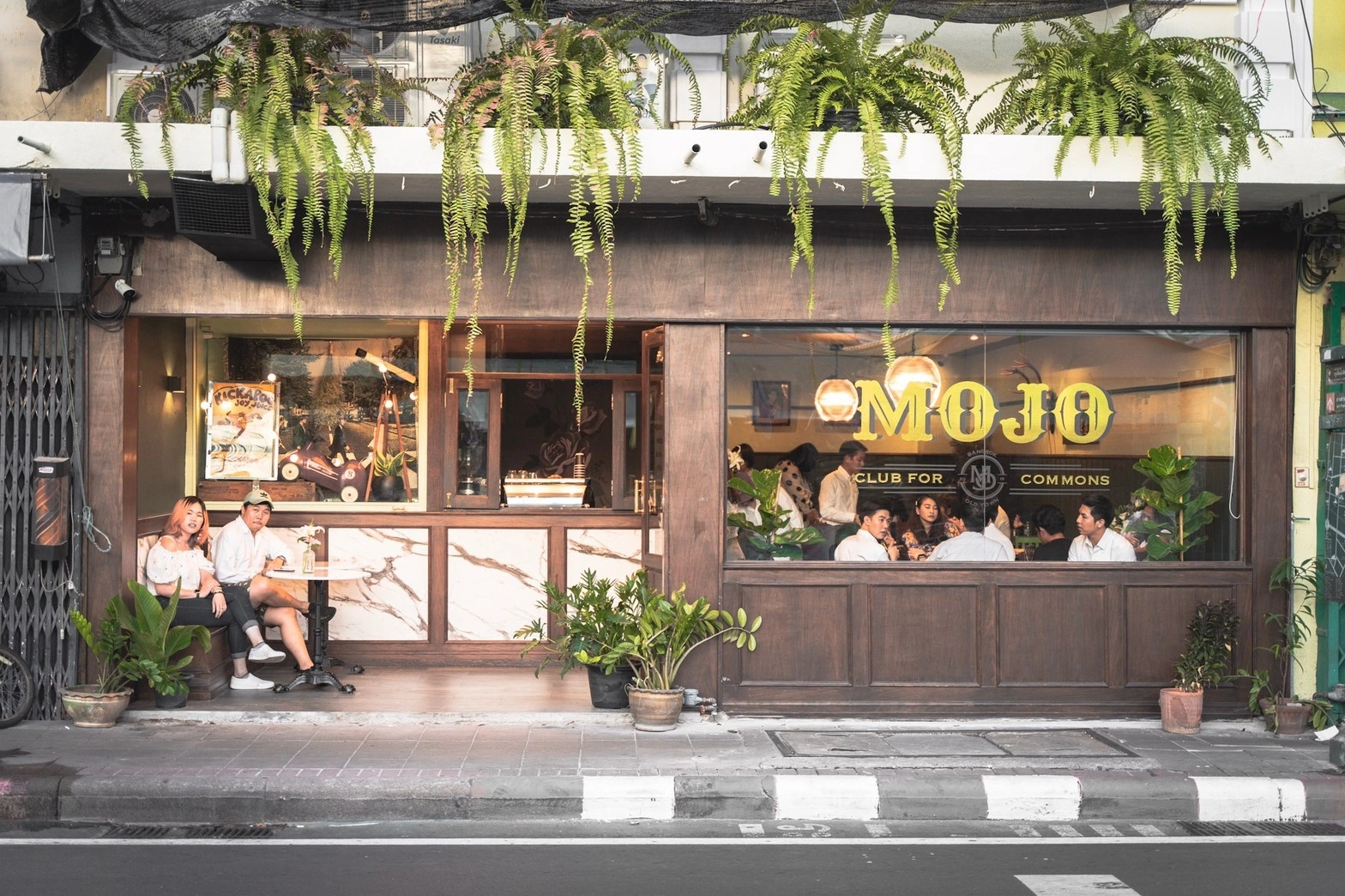 Mojo Old Town - Image 1