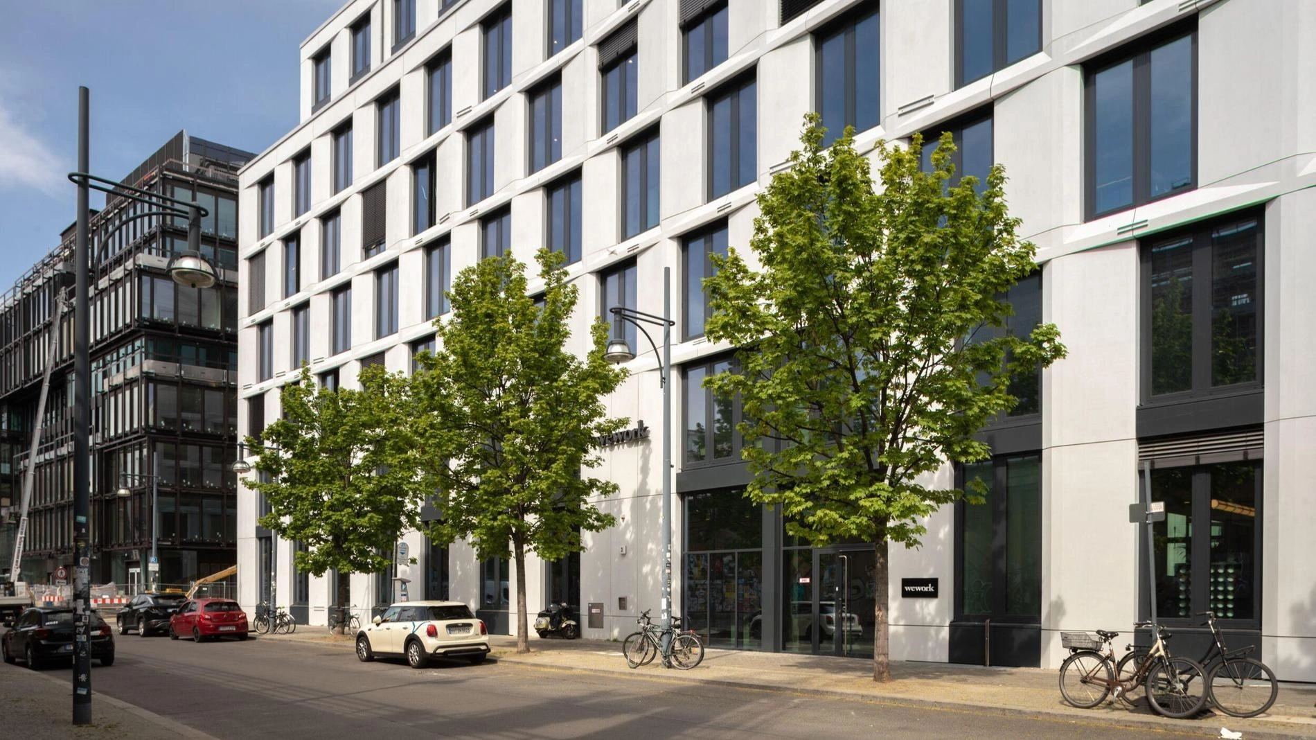 WeWork - Alexanderplatz - Private Büroflächen und Coworking - Image 1