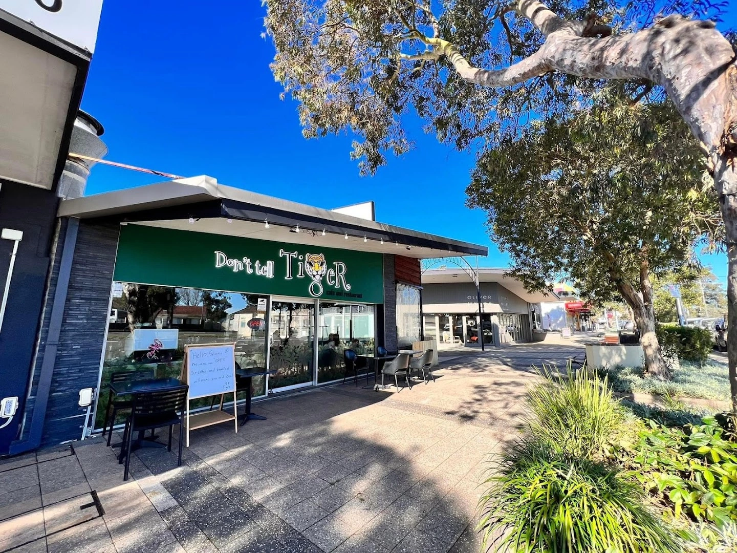 Don't Tell Tiger Cafe and Thai Restaurant - Image 1