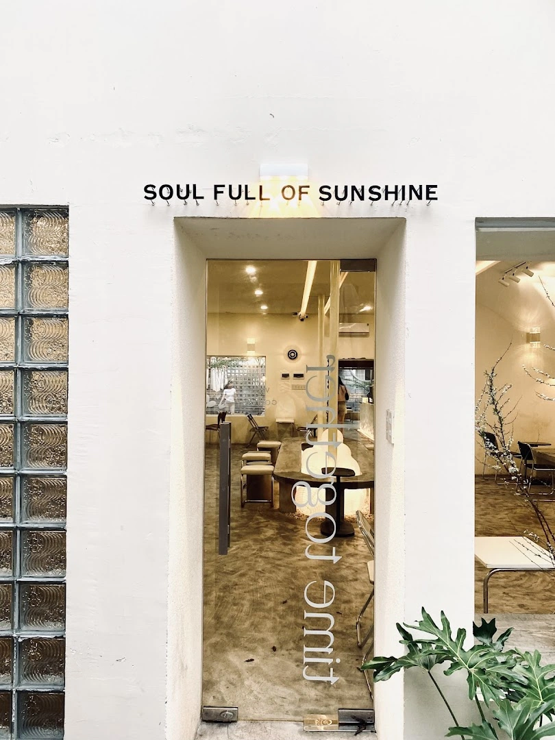 Sol Coffee & Desserts - Image 1