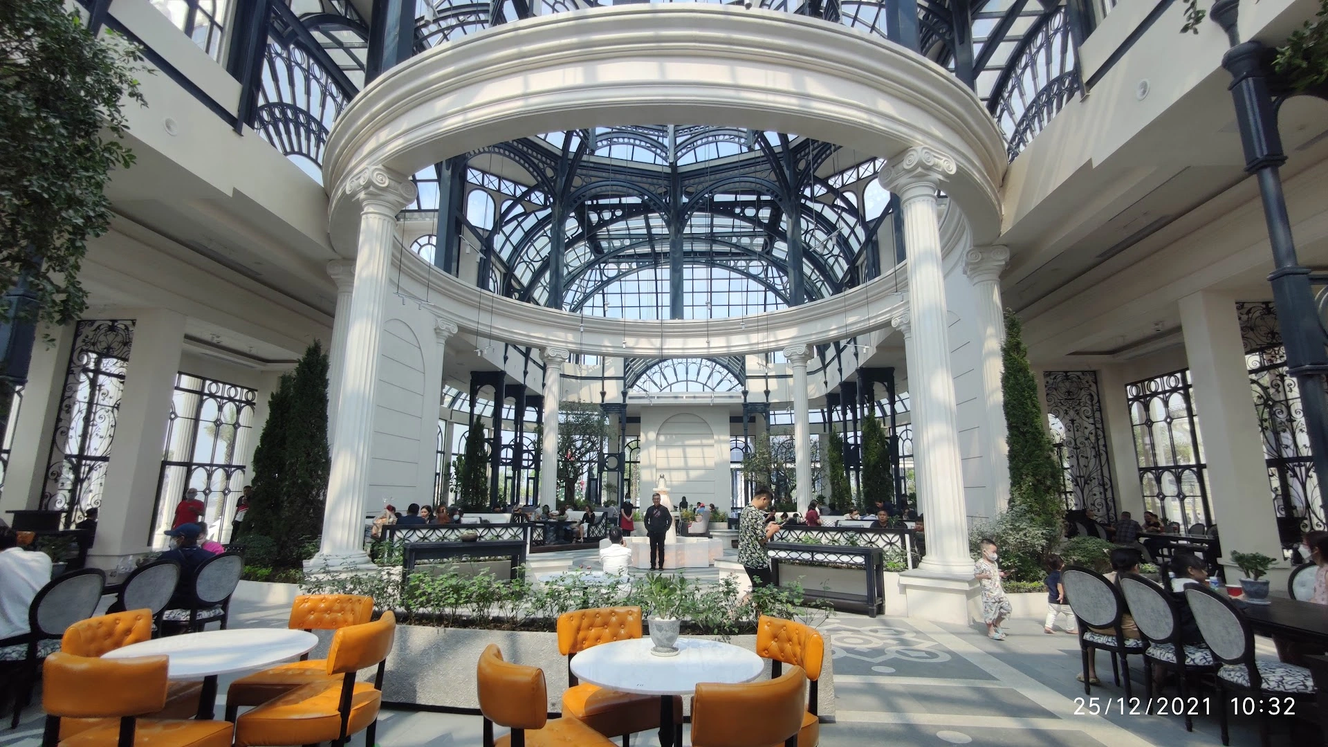Cafe Aquacity - Image 1