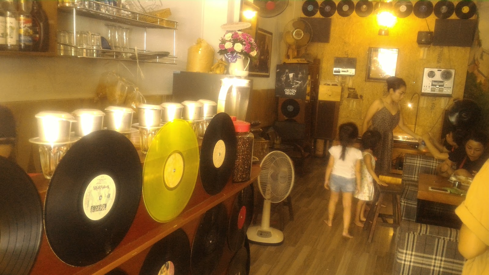 CAFE Sài Gòn ĐĨA THAN - Image 1