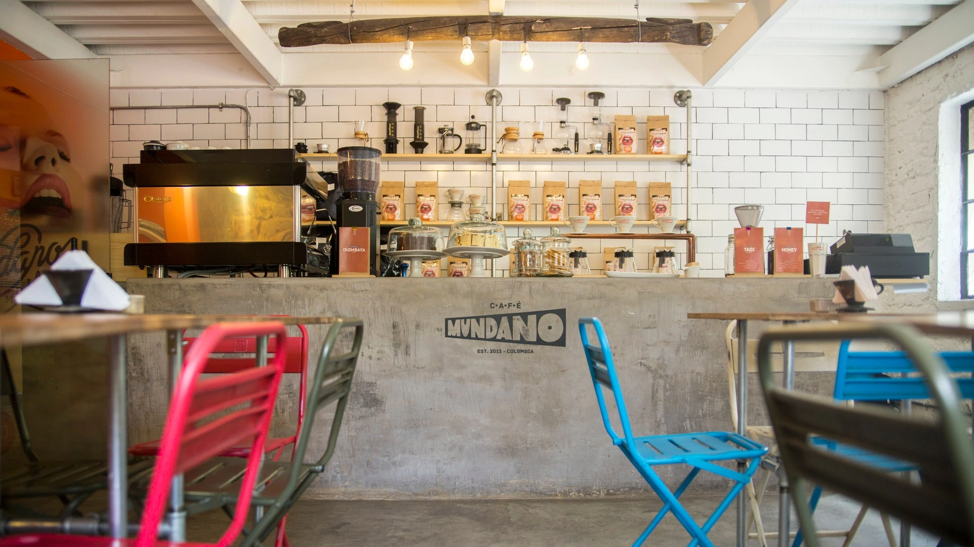 Mundano Coffee Shop - Image 1