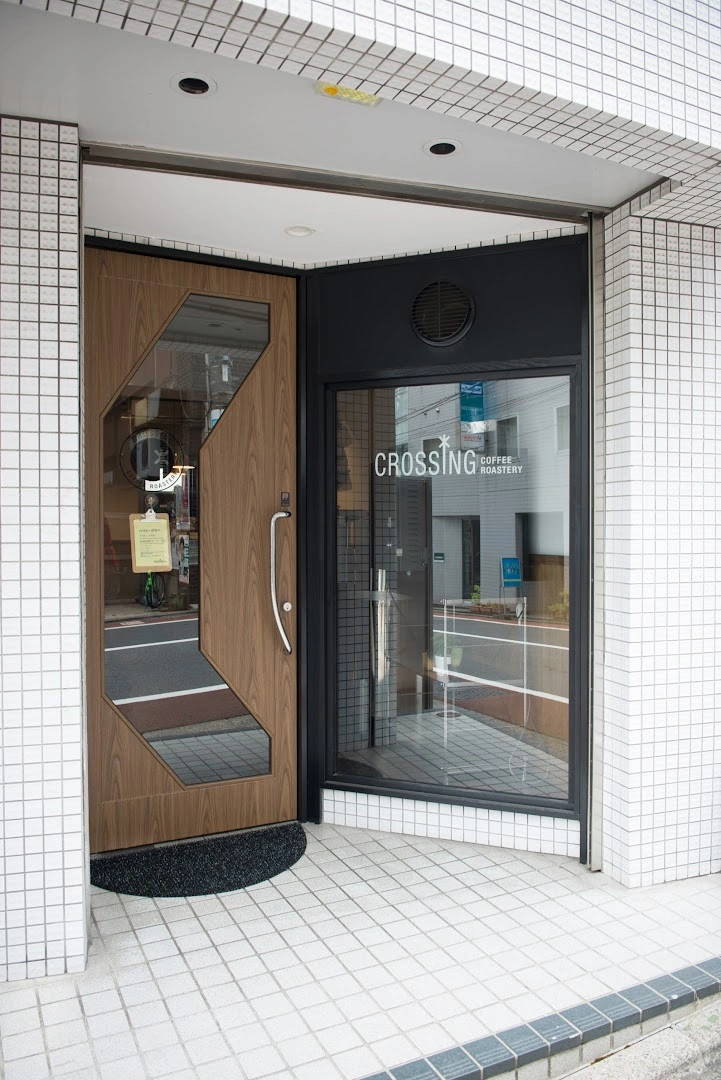 CROSSING Coffee Roastery - Image 1