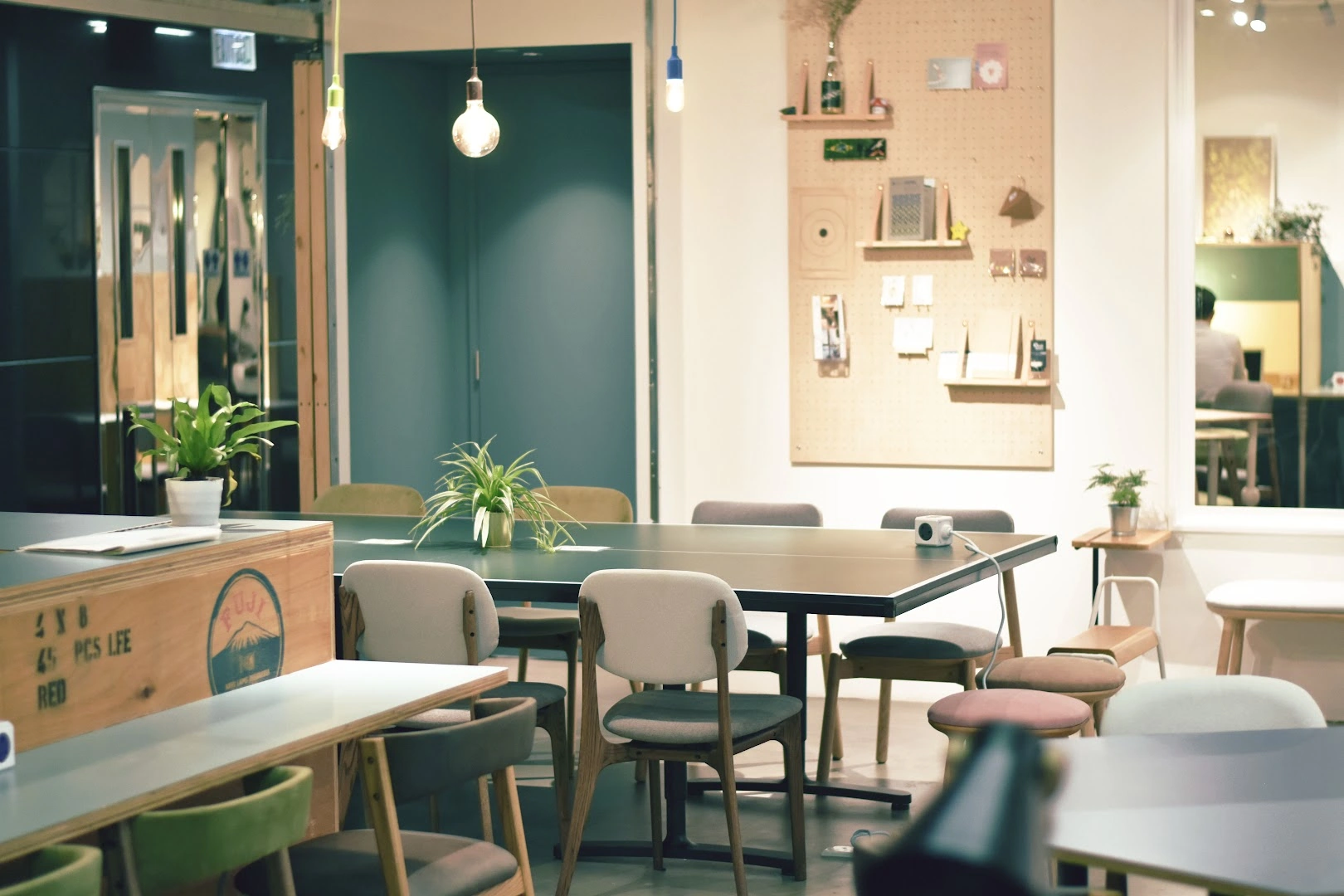 Desk-one 溫室 (Tsuen Wan) - Image 1