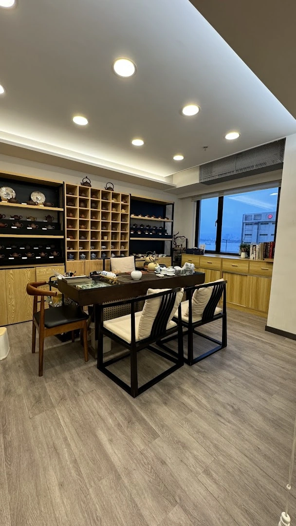 Cha-Tailor Tea Specialist - Image 1