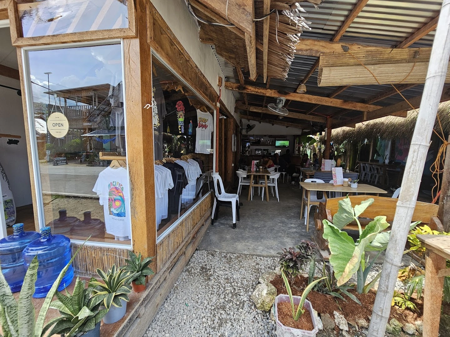 Swell Cafe and Bar Pacifico Siargao - Image 1
