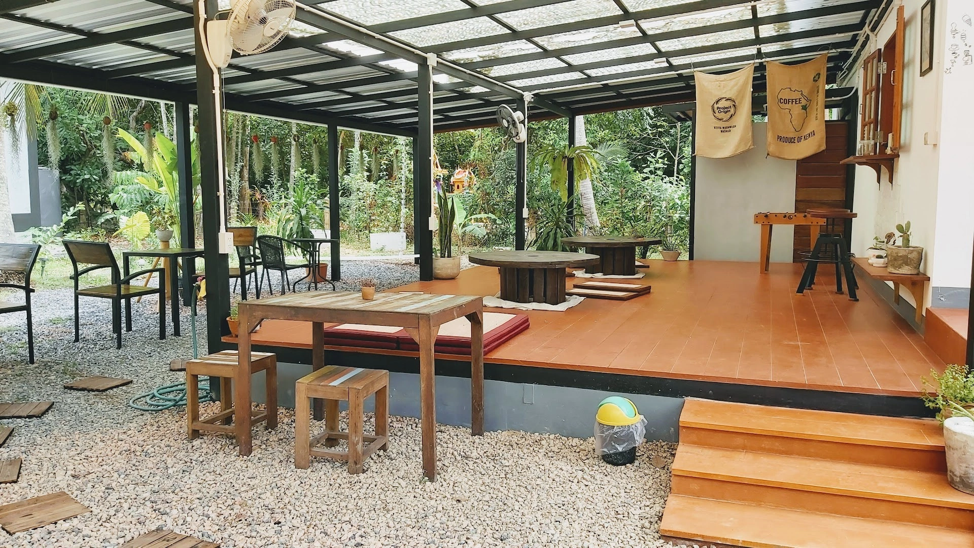 Young Son Cafe - Image 1