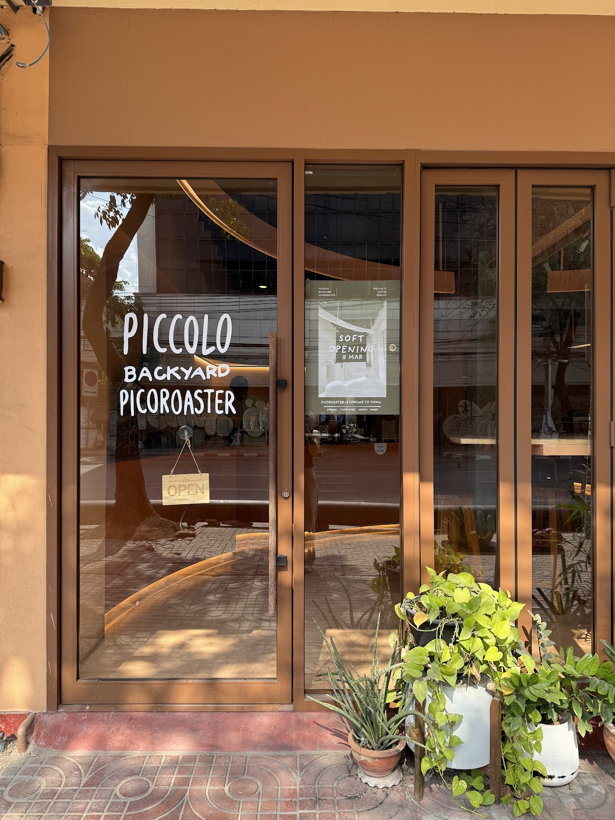 Piccolo Backyard Picoroaster - Phra Nakhon Spin Off Cafe Vintage Coffee Idea - Image 1