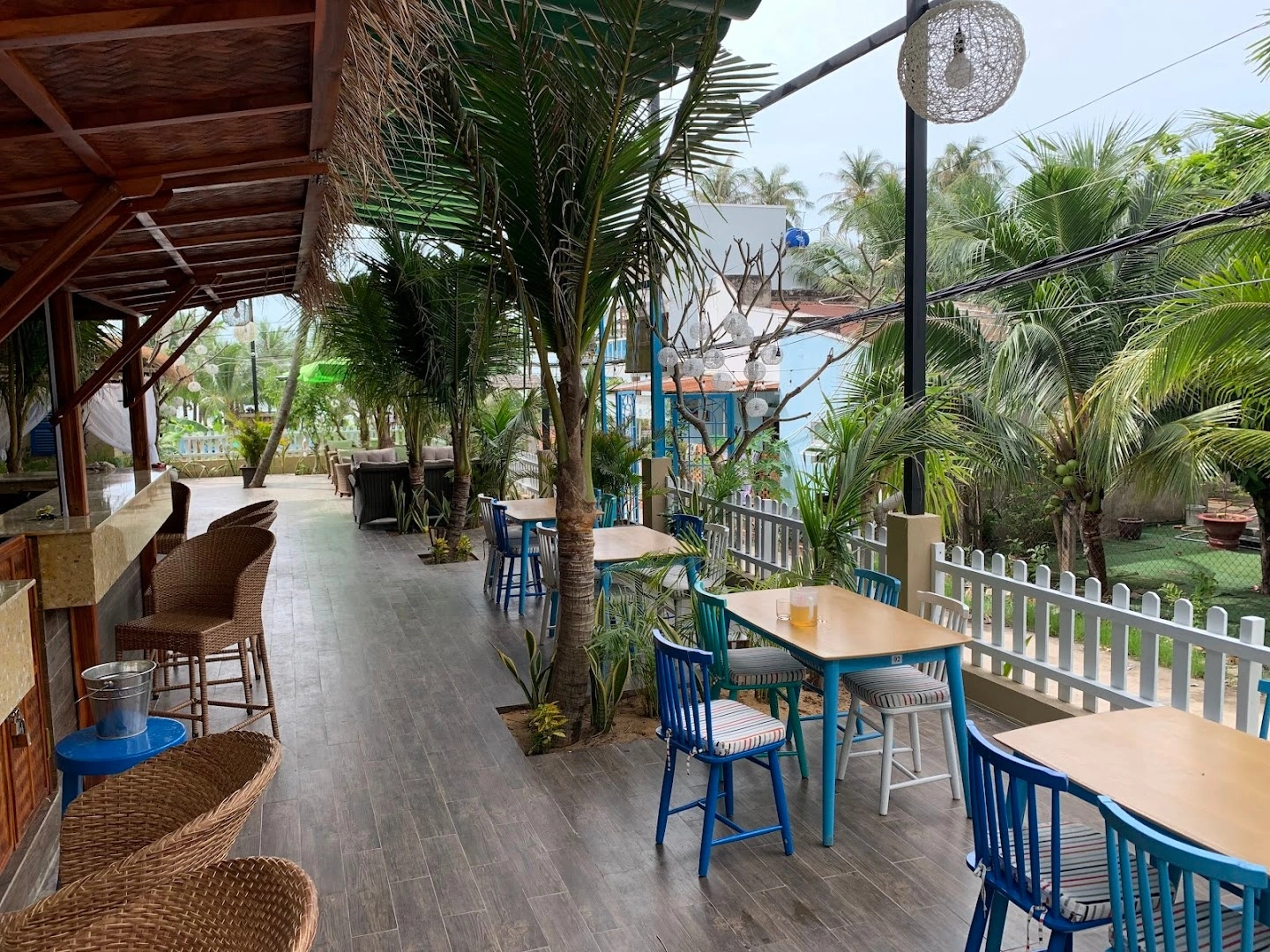 Chez Oanh Cafe - Image 1