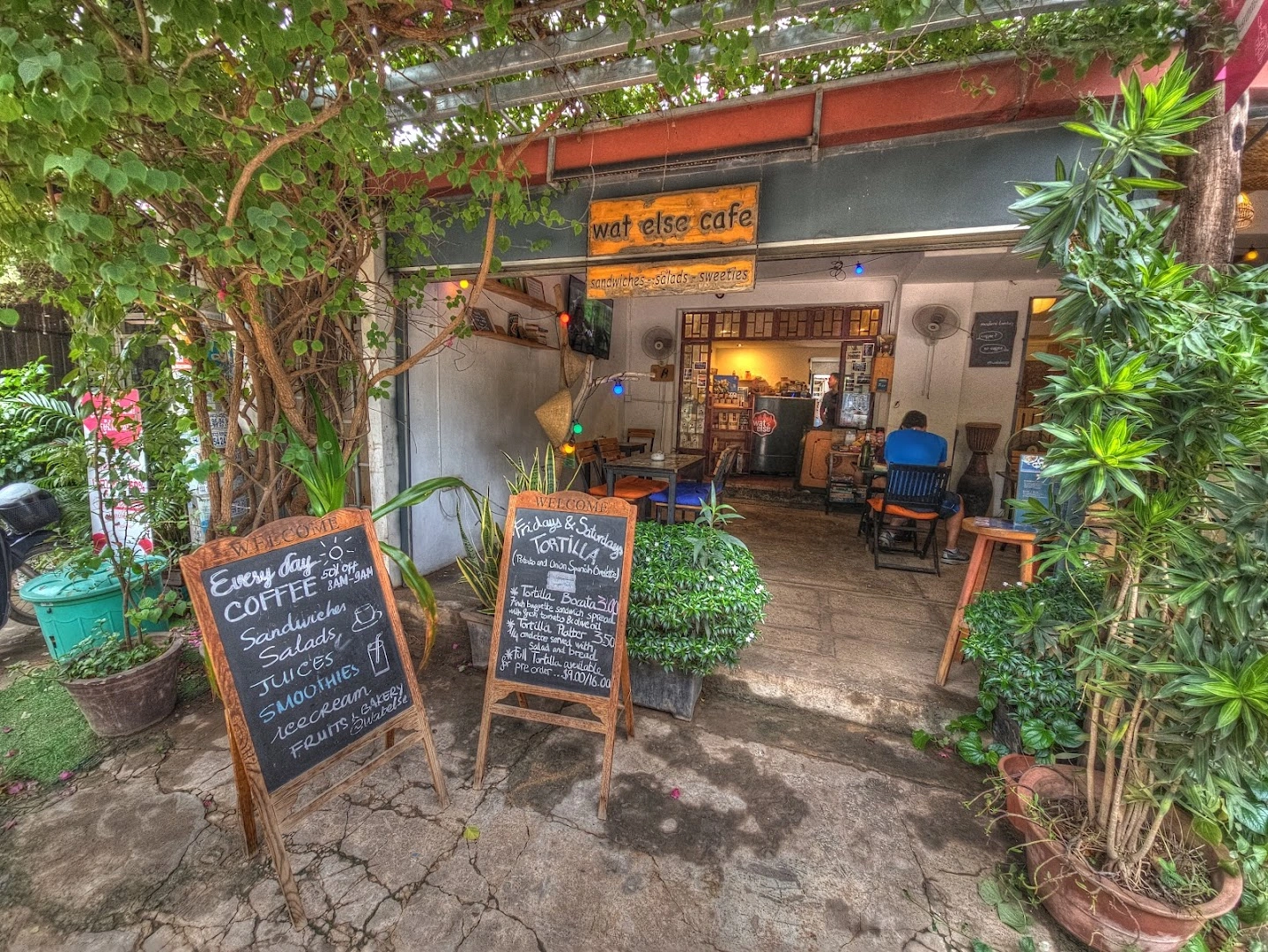 Wat Else Café - Image 1