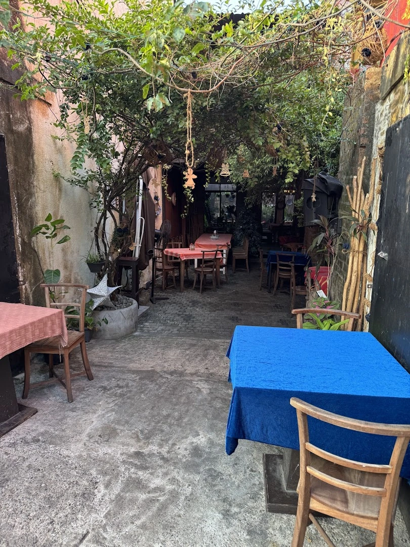 Giovanni's - Image 1