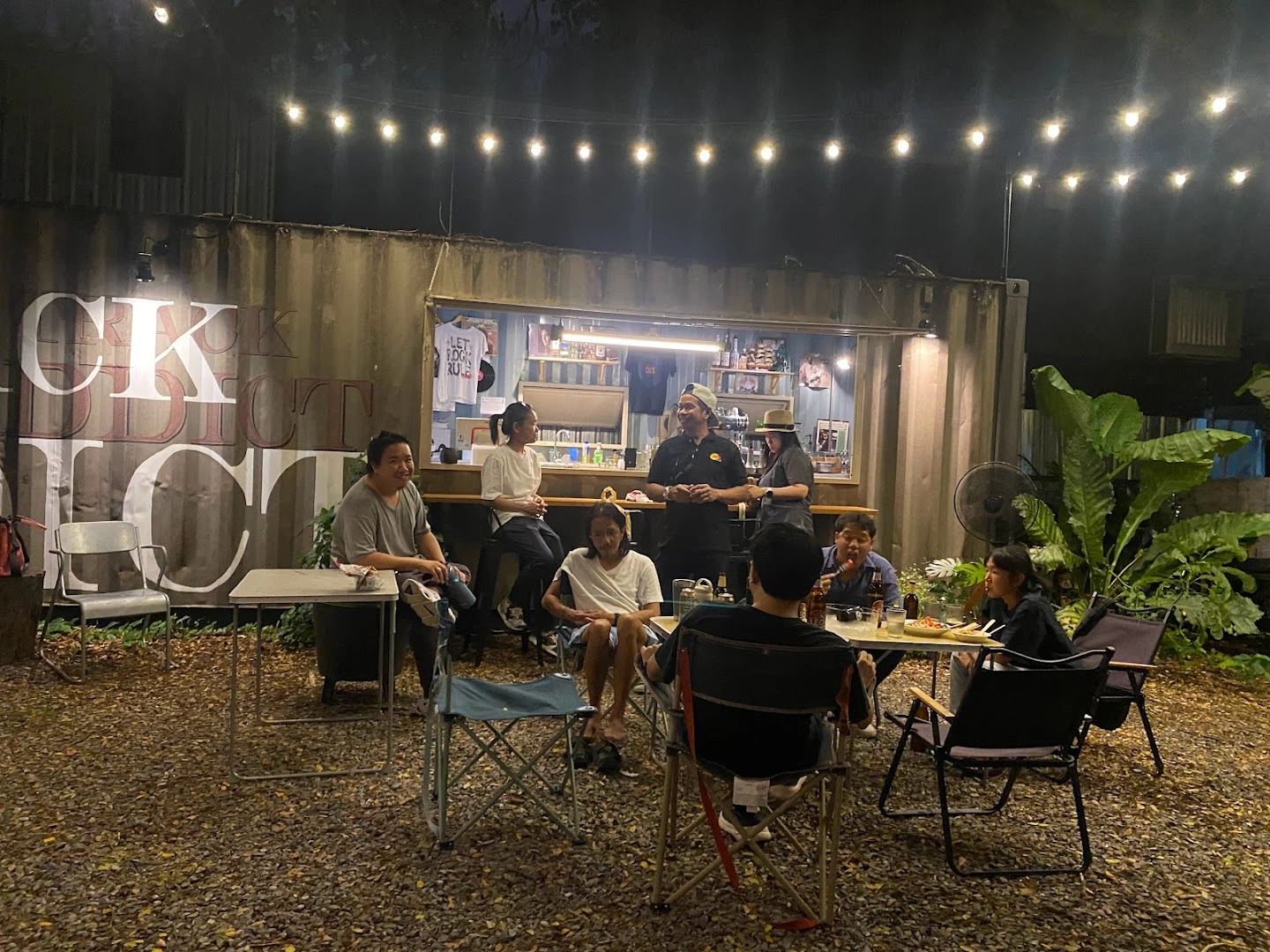 Trackaddict Specialty Coffee ร้านกาแฟ แผ่นเสียง เมล็ดกาแฟคัดพิเศษ สตูดิโอให้เช่า สุขุมวิท71 ปรีดีพนมยงค์42 - Image 1