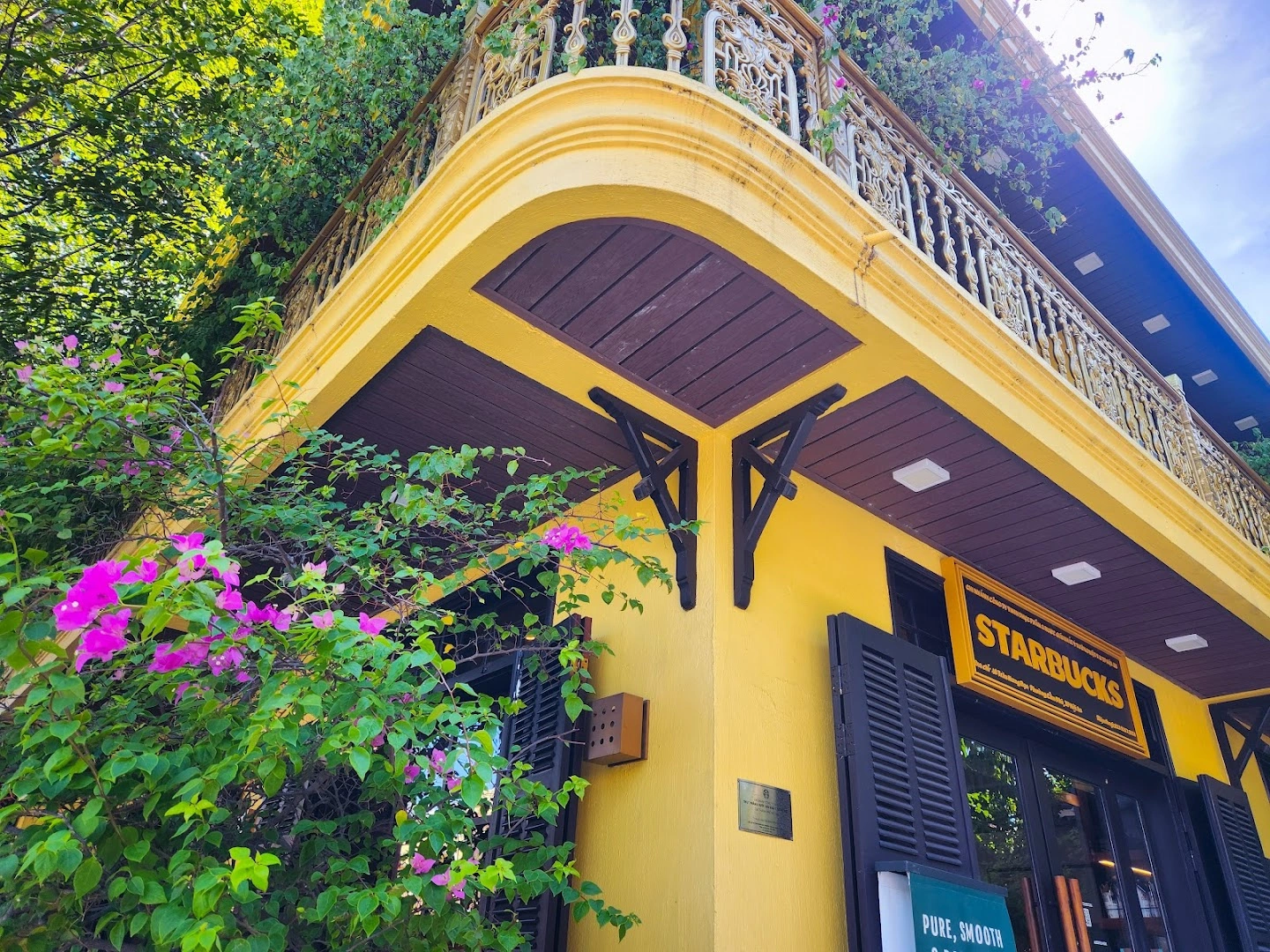 Starbucks Trần Hưng Đạo Hội An - Image 1