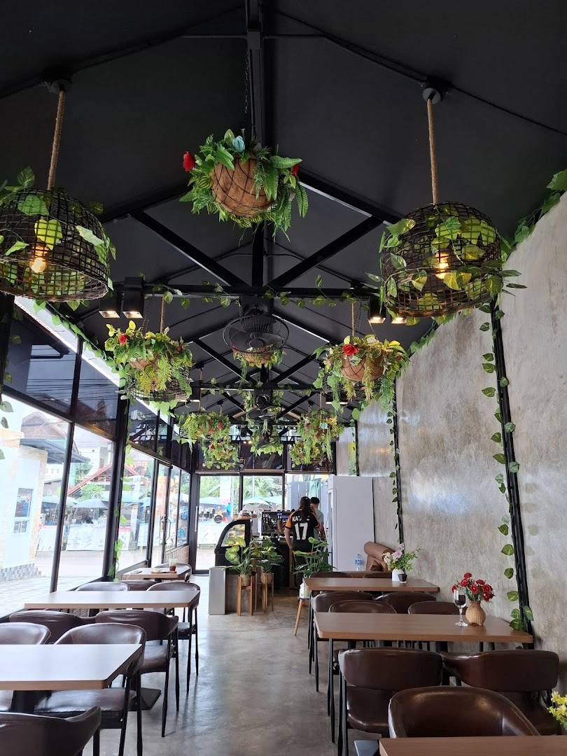 Vangvieng CENTER CAFE’ - Image 1