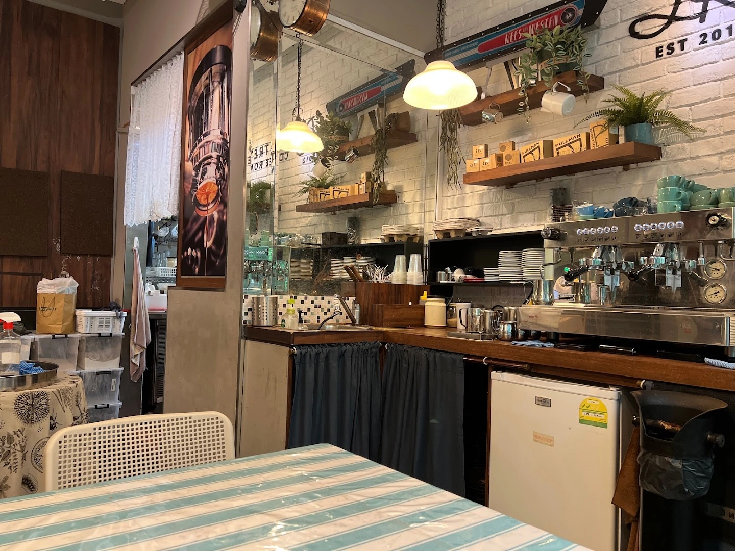 La Ristrettos Coffee Roastery - Image 1
