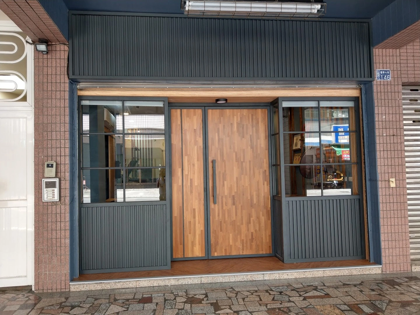 Roy's Cafe 蓄音空間 - Image 1