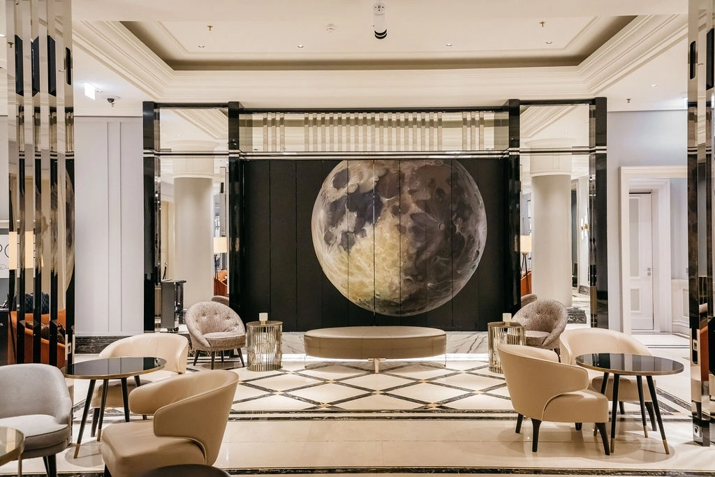 The Lounge - Image 1