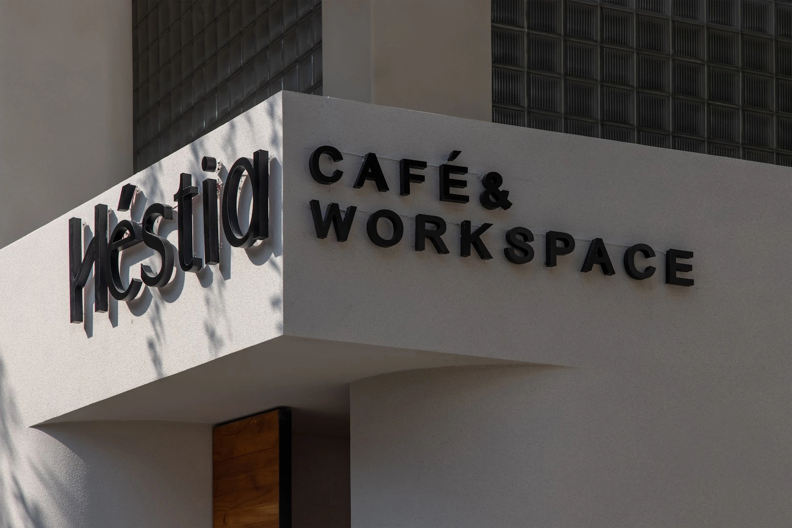 Héstia Café & Workspace - Image 1