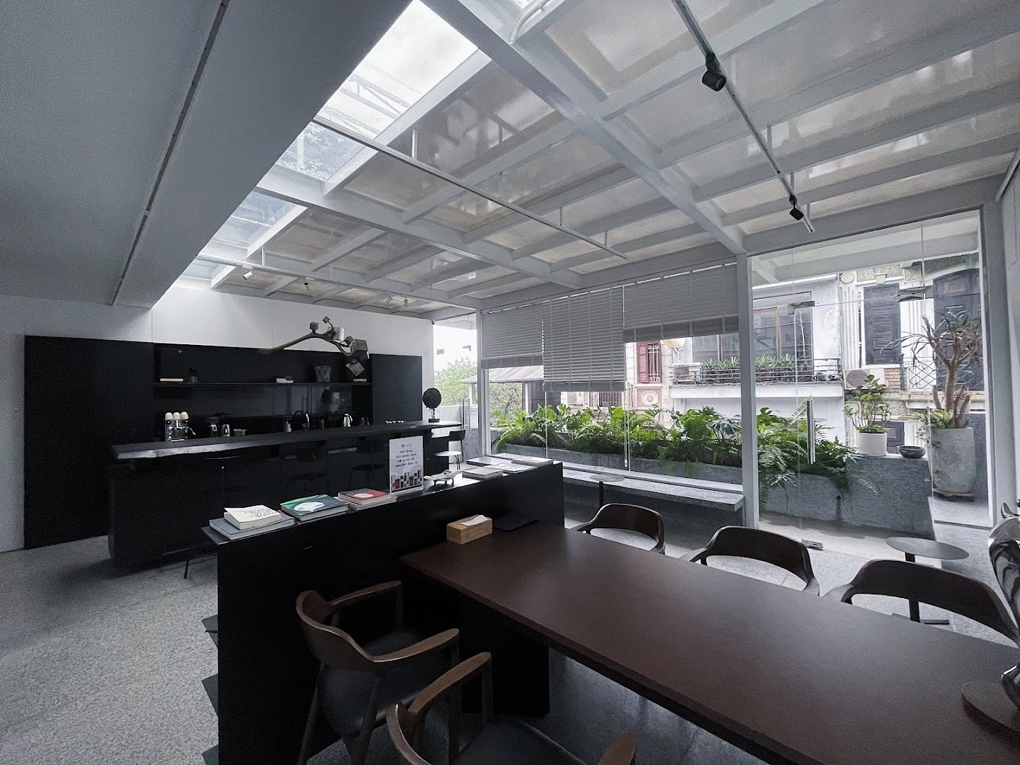 Abstrct Lounge - Image 1