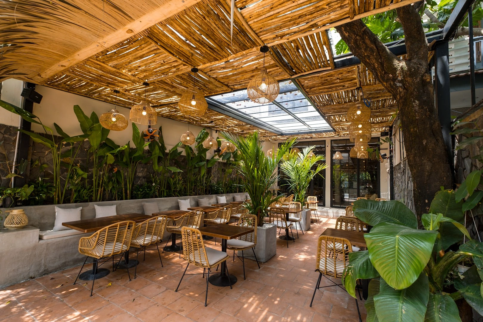 Danasol - Eatery & Cafe & Workspace - Image 1