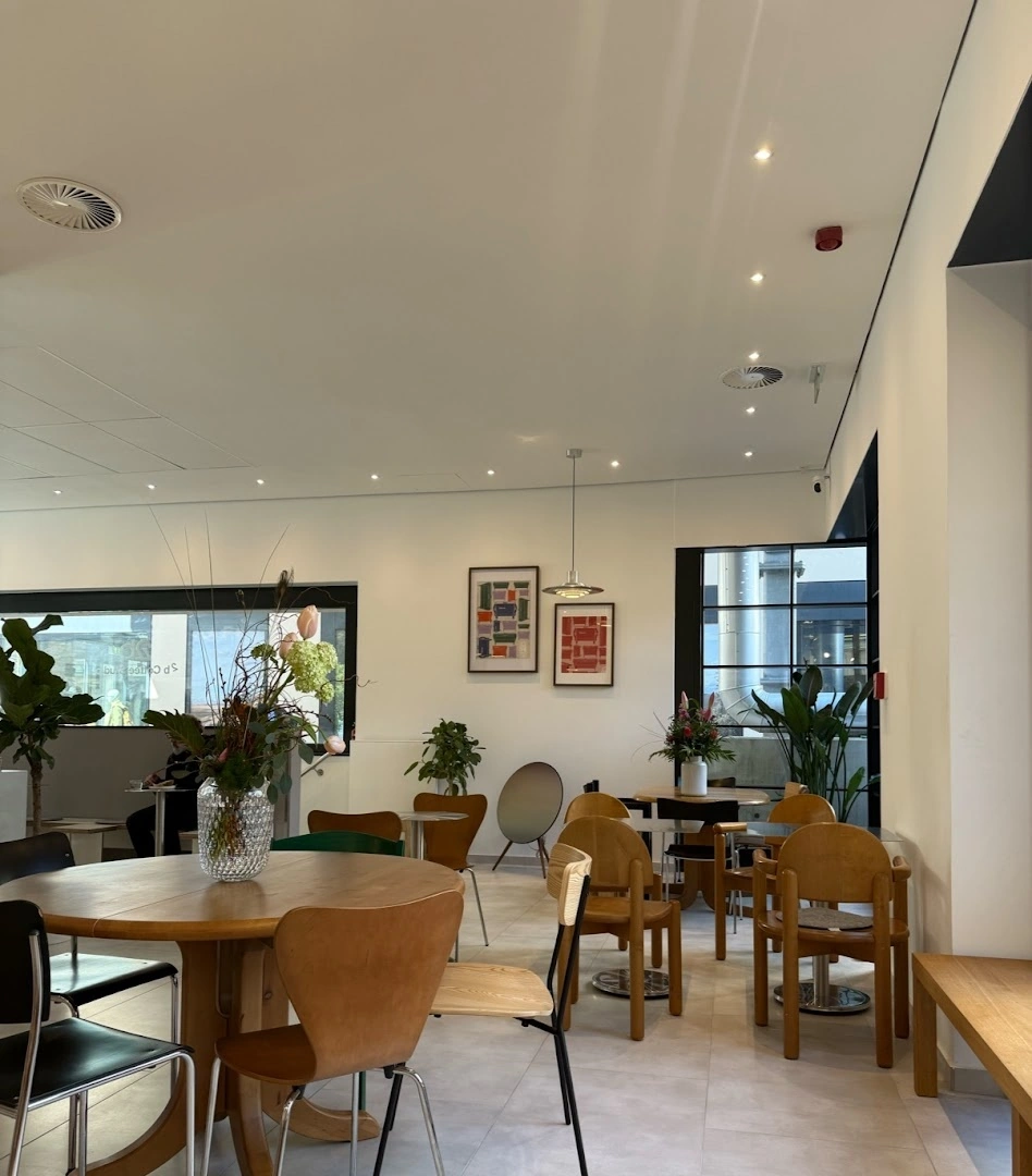 2b Coffee Studio - Image 1