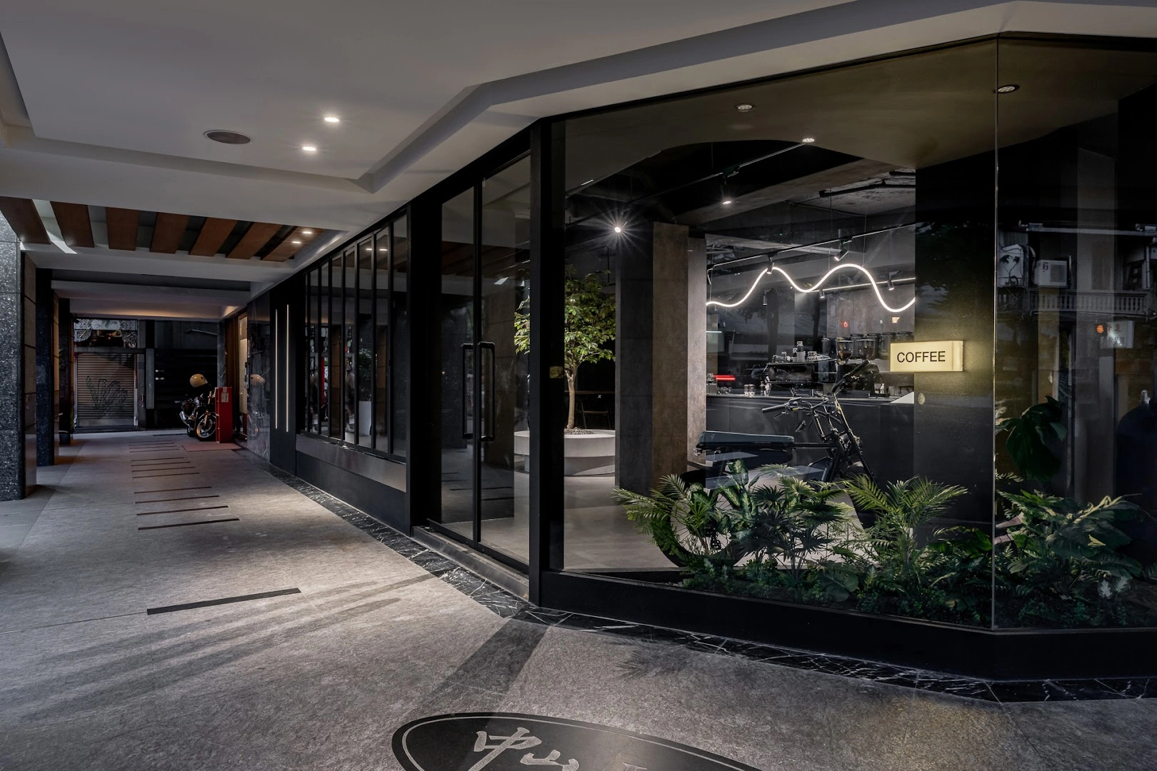 COFFEE XOVER 咖啡手搖概念店 - Image 1