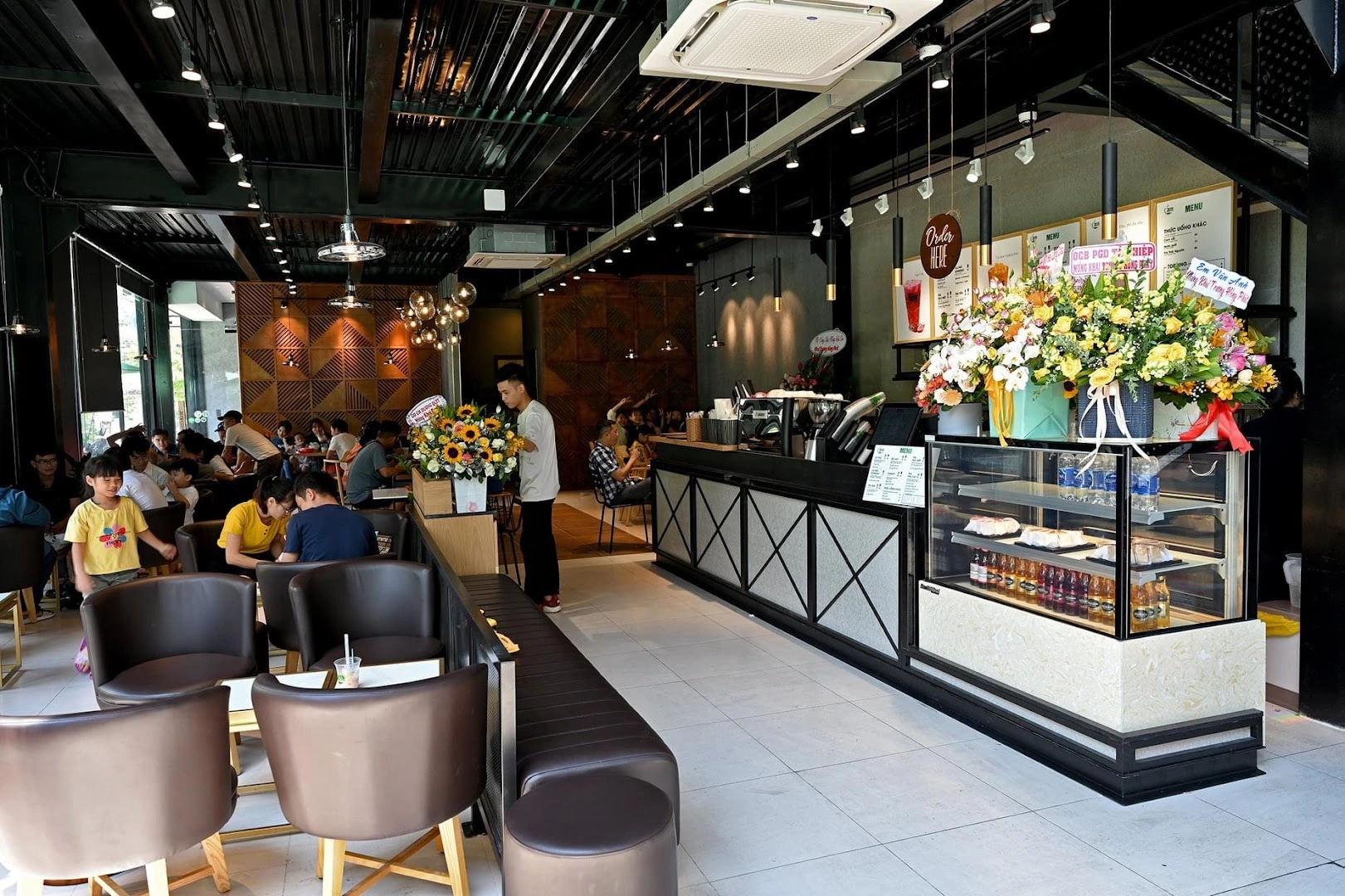 Jets Coffee & Tea - Image 1