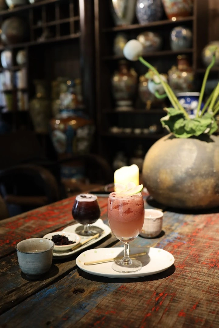 Tùng Tea, Coffee, Cake & More - Image 1