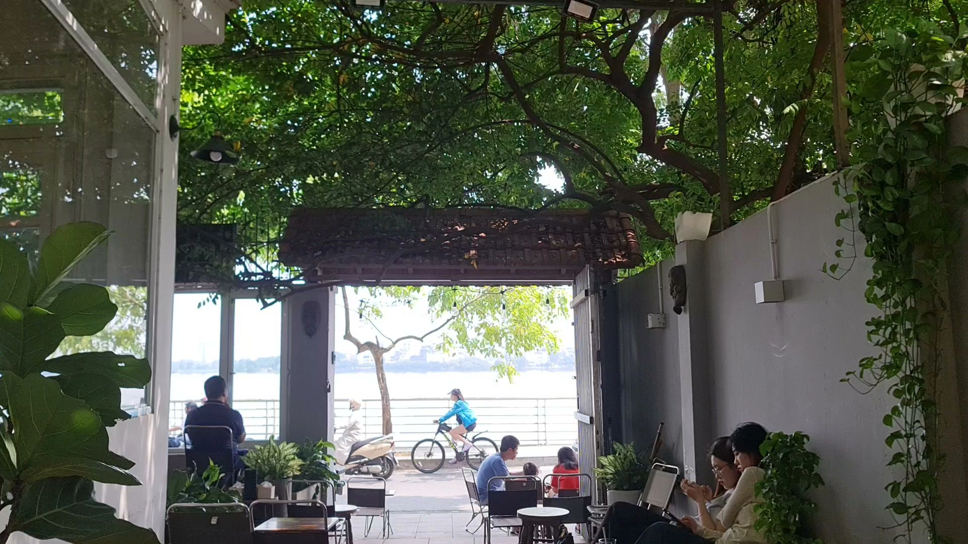 Hanoi Roastery - Image 1