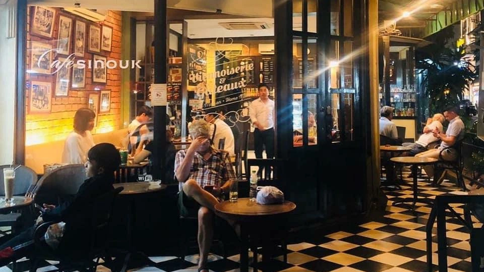 Café Sinouk Khemkhong - Image 1