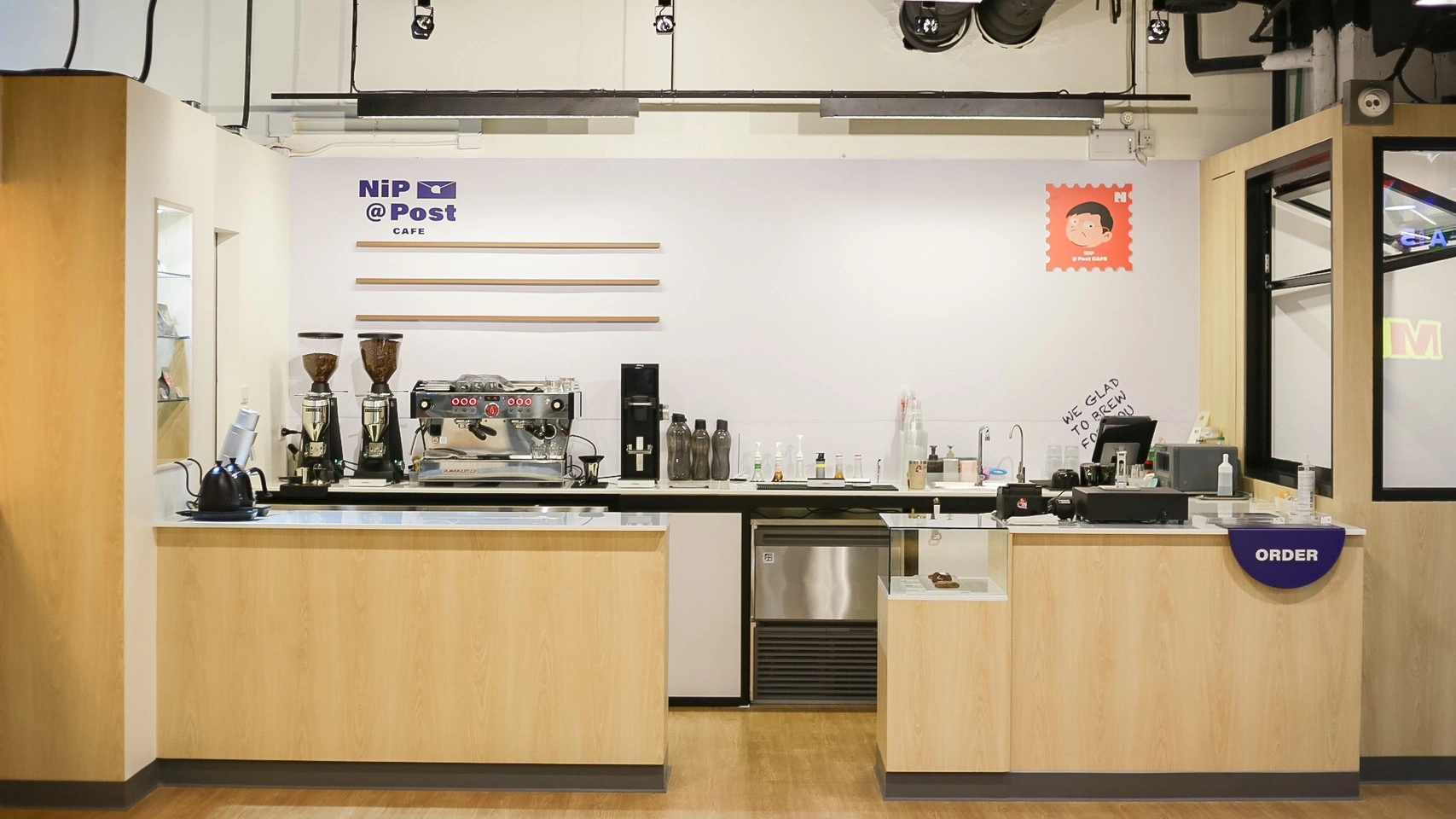 NiP cafe-MBK - Image 1