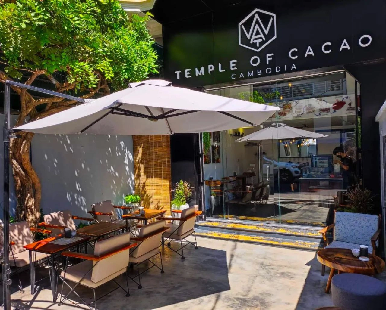 WAT CHOCOLATE Store & Cafe Phnom Penh - Image 1