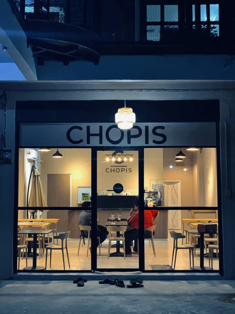 Chopis Cafe - Image 1