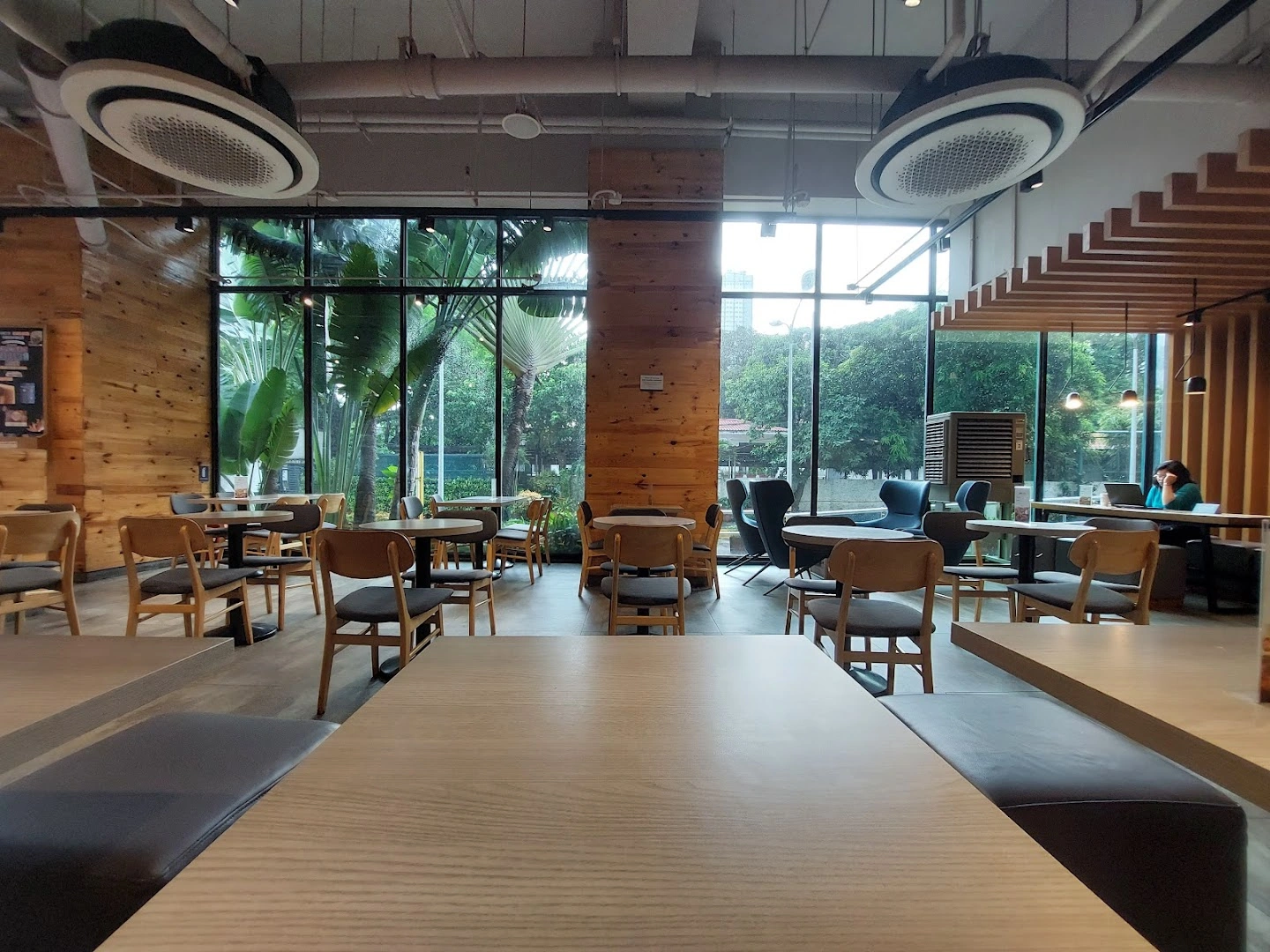 The Coffee Bean & Tea Leaf - Image 1