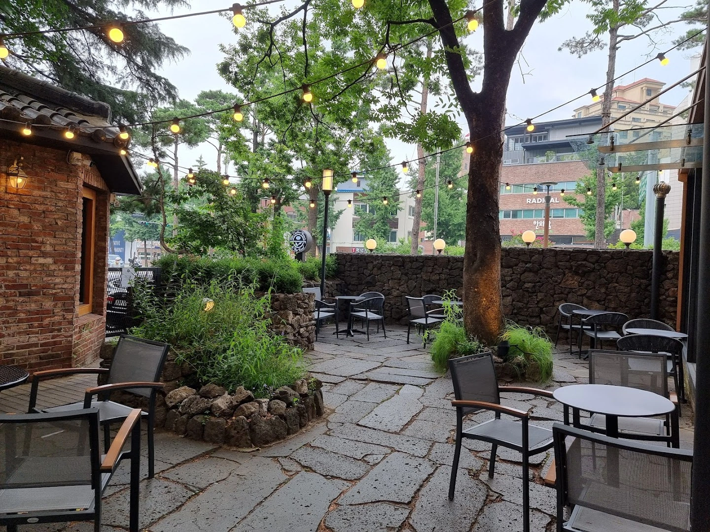 The Coffee Bean & Tea Leaf - Image 1