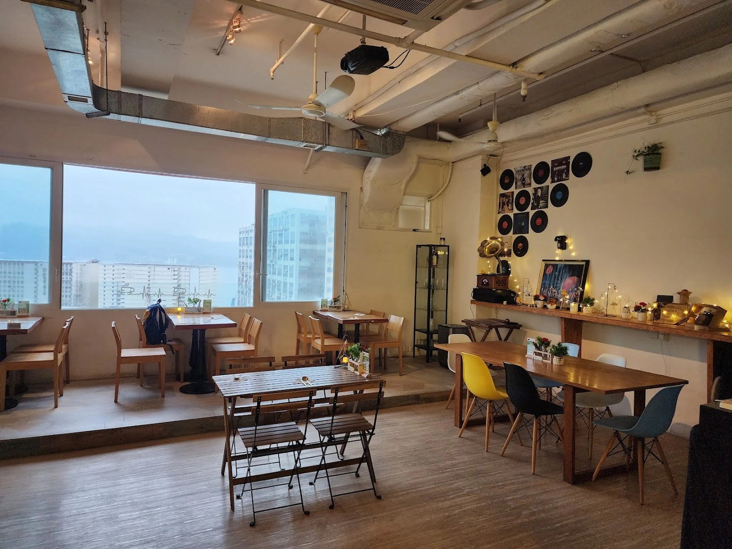 Shelter Cafe - Image 1