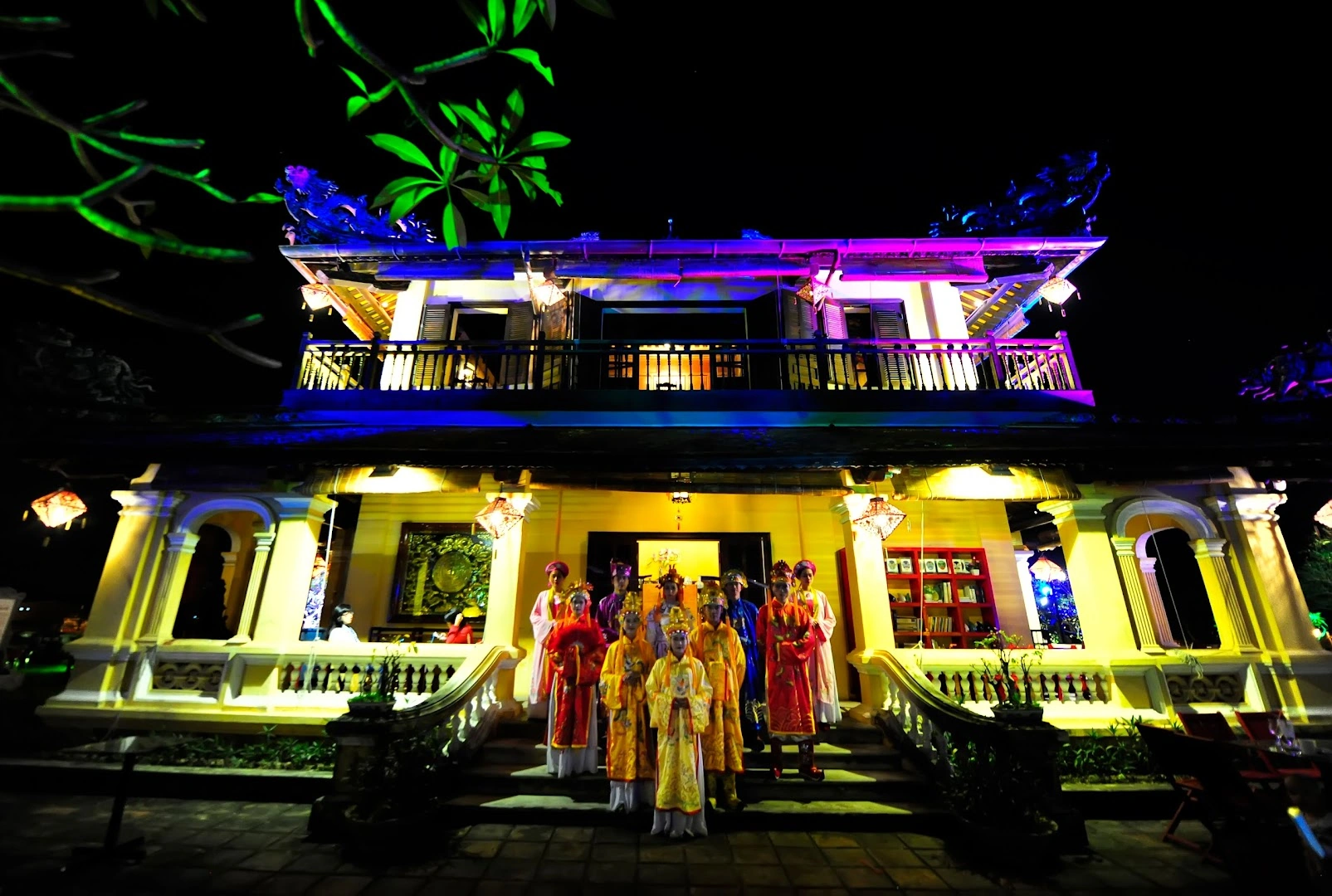 Lầu Tứ Phương Vô Sự - Image 1