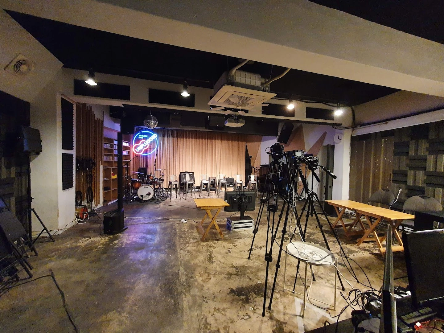 Cafe Unplugged - Image 1
