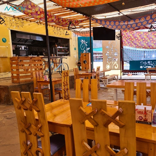 Moov Café & Bistro - Image 1
