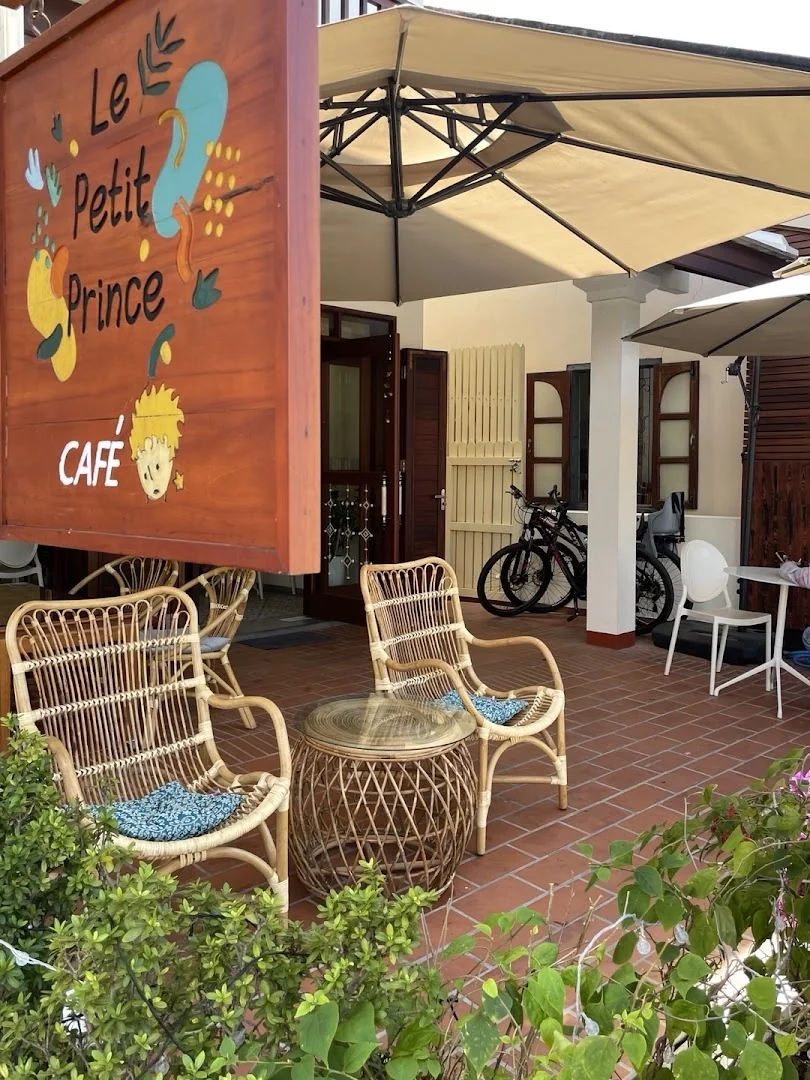 Le Petit Prince Cafe - Image 1