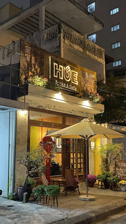 HÚE BOOKS & CAFE - Image 1