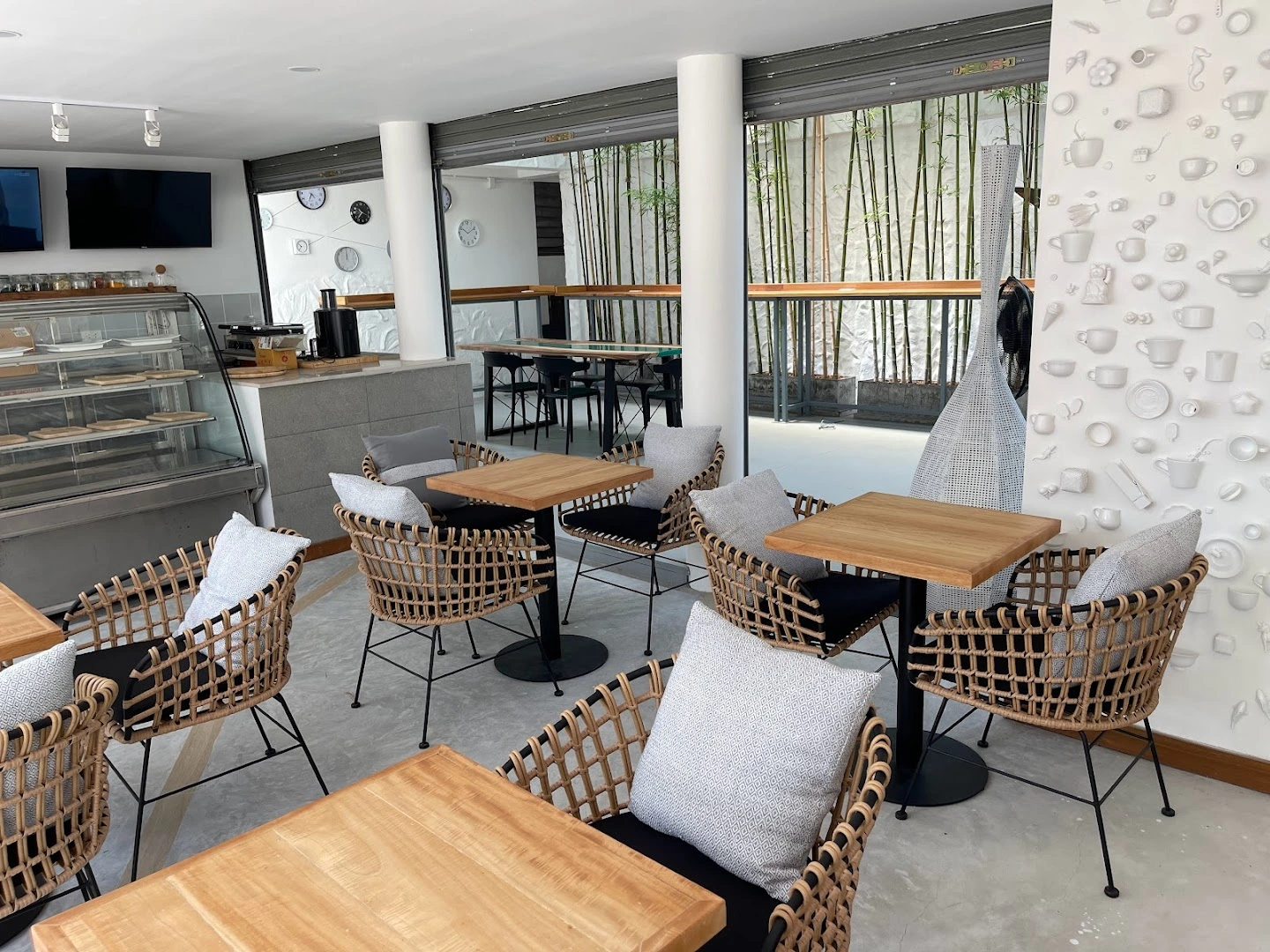 Coffee Connextions Cafe & Rooms - Image 1