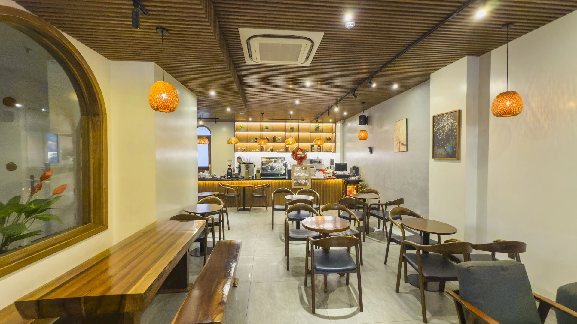 Hạ Vũ Coffee & Tea - Image 1