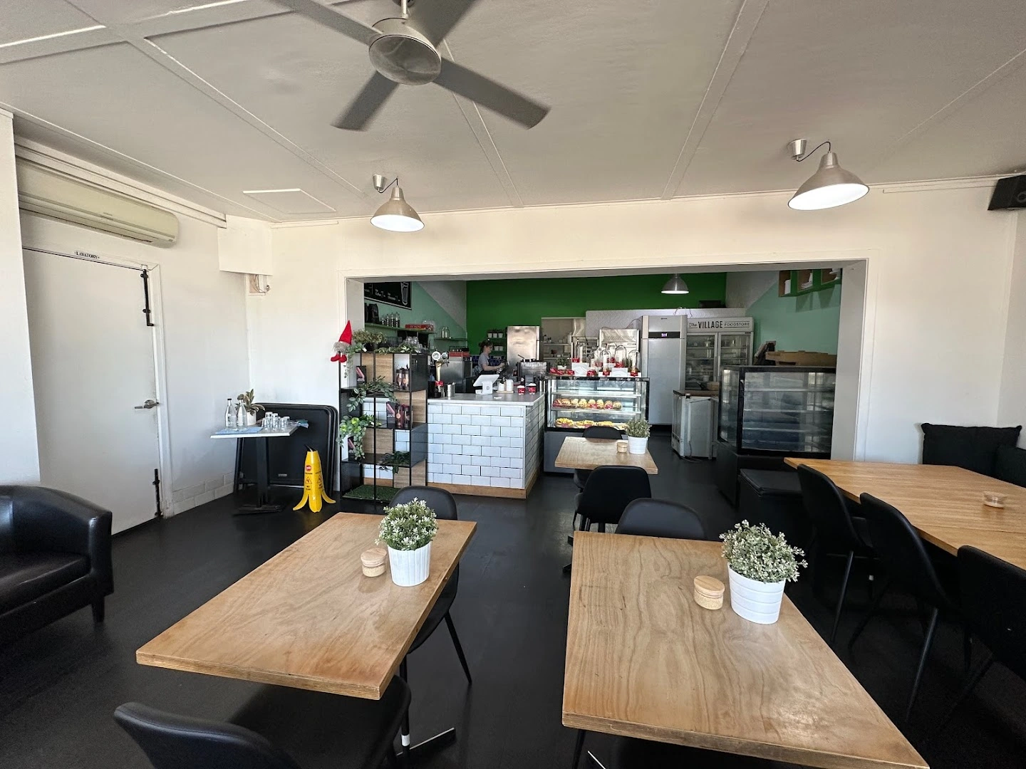 Croissant Bar - Image 1
