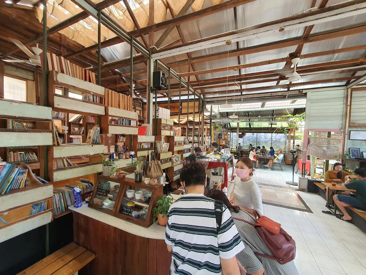 Yue Coffee Bar - Image 1